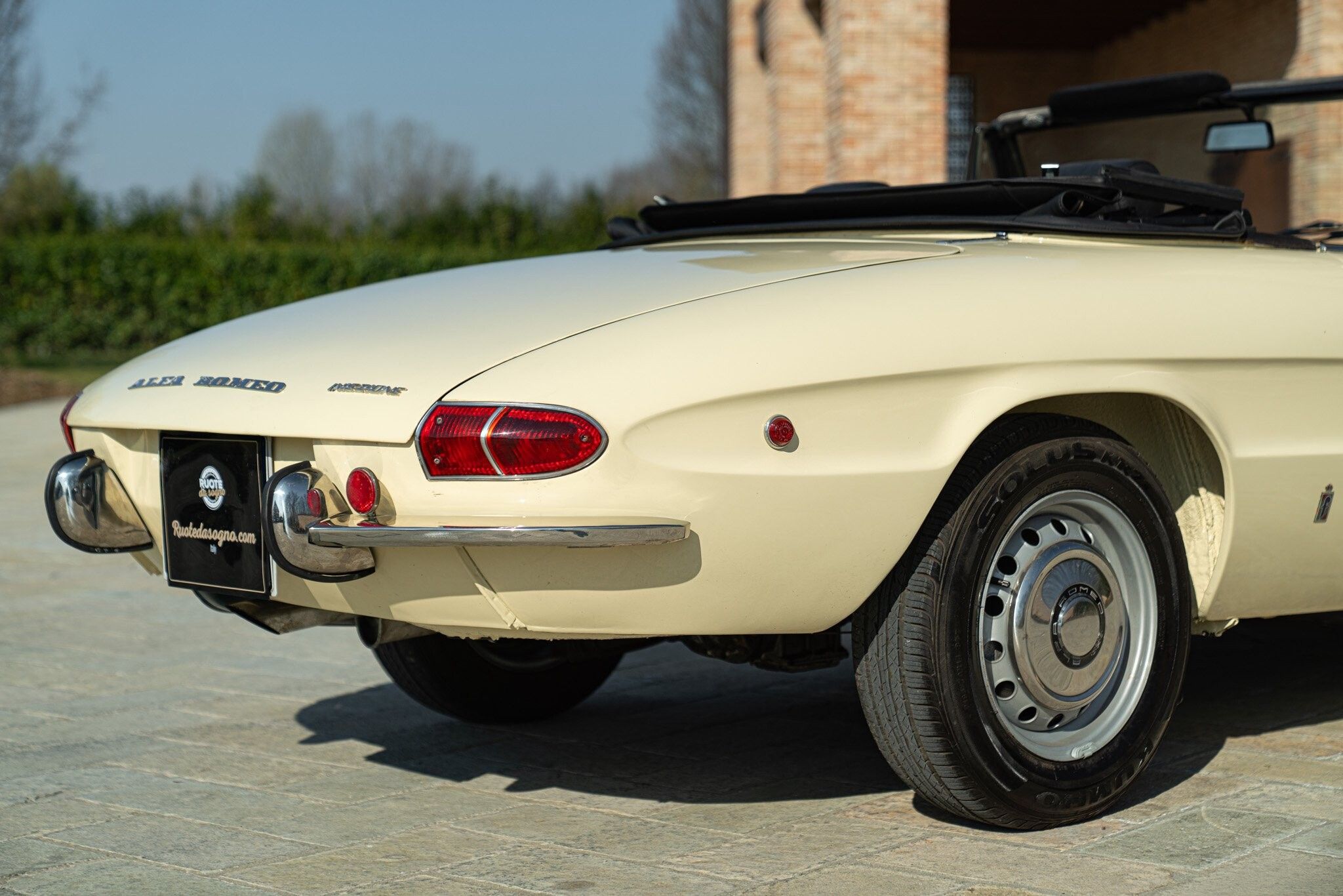 Alfa Romeo Spider (105/115) for sale | 1969 ALFA ROMEO 1750 SPIDER VELOCE “OSSO DI SEPPIA” - Image 27