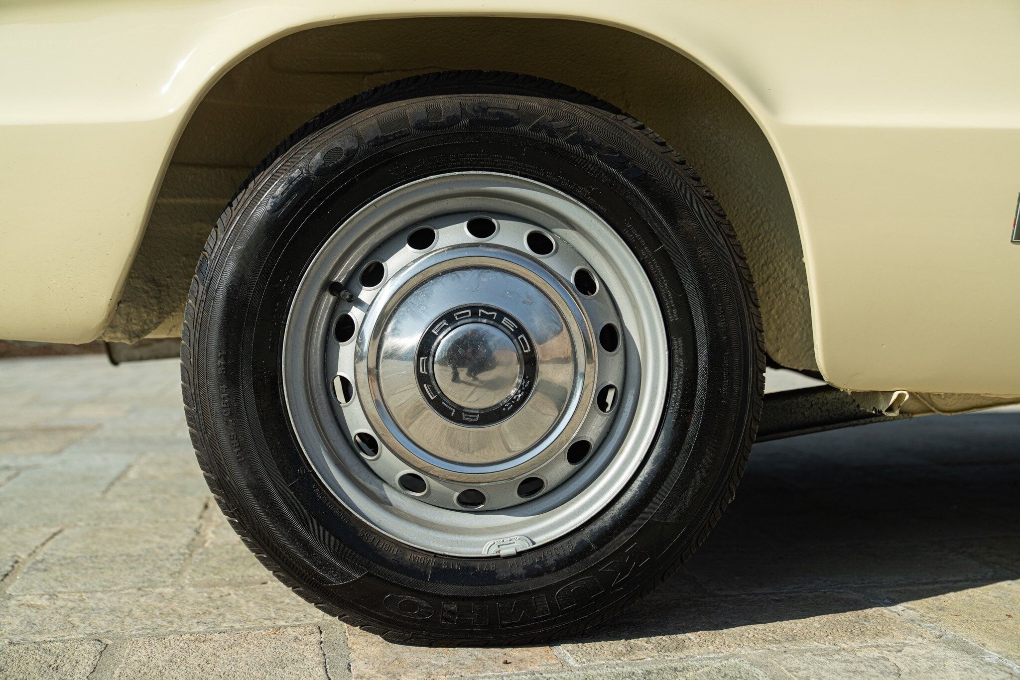 Alfa Romeo Spider (105/115) for sale | 1969 ALFA ROMEO 1750 SPIDER VELOCE “OSSO DI SEPPIA” - Image 30