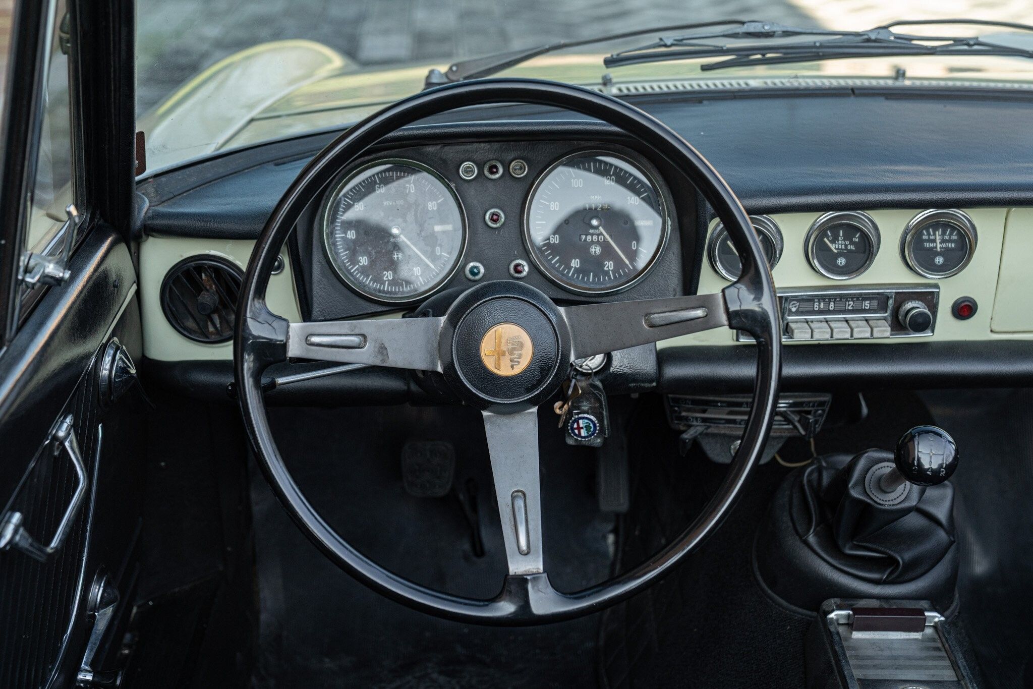 Alfa Romeo Spider (105/115) for sale | 1969 ALFA ROMEO 1750 SPIDER VELOCE “OSSO DI SEPPIA” - Image 45