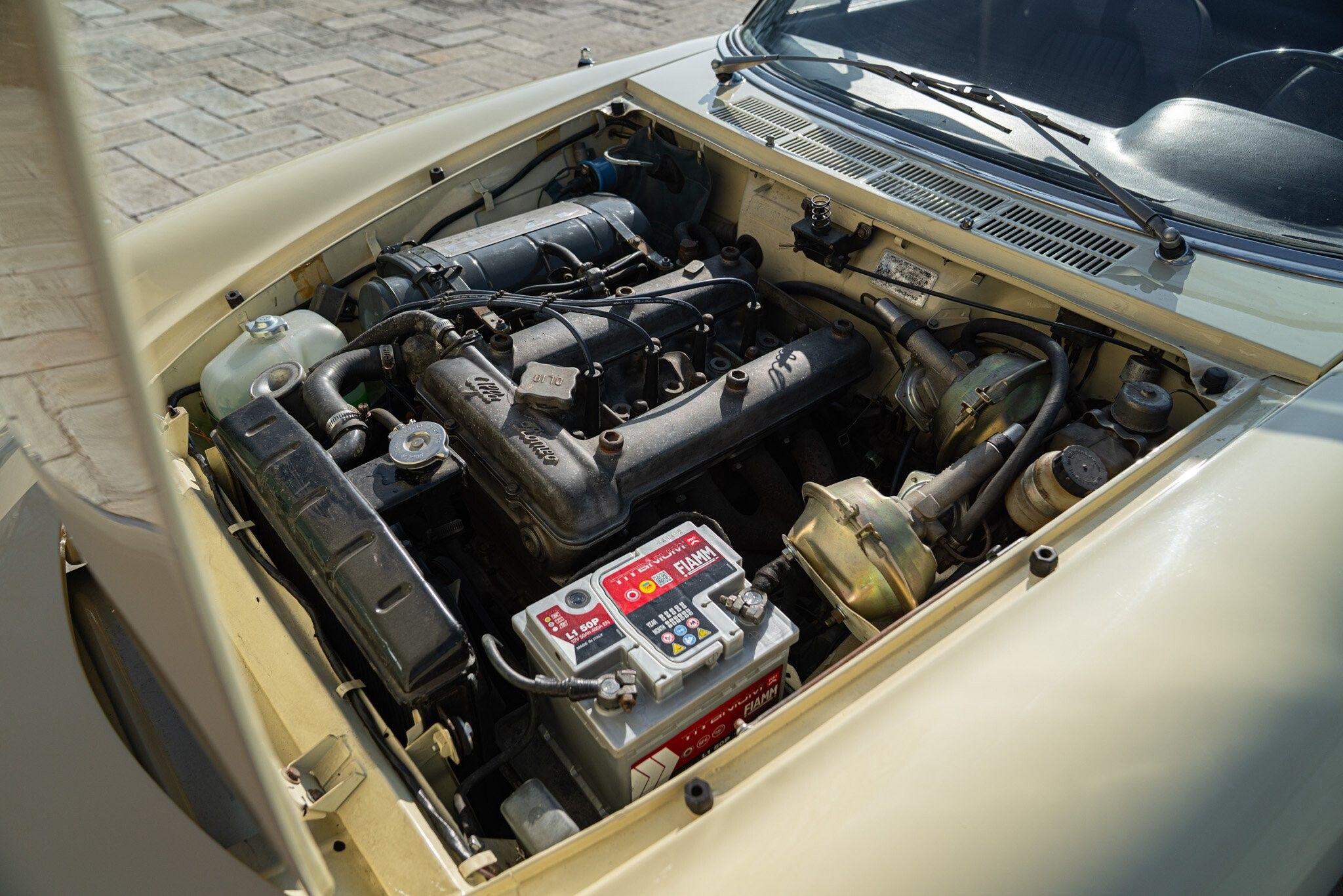 Alfa Romeo Spider (105/115) for sale | 1969 ALFA ROMEO 1750 SPIDER VELOCE “OSSO DI SEPPIA” - Image 76