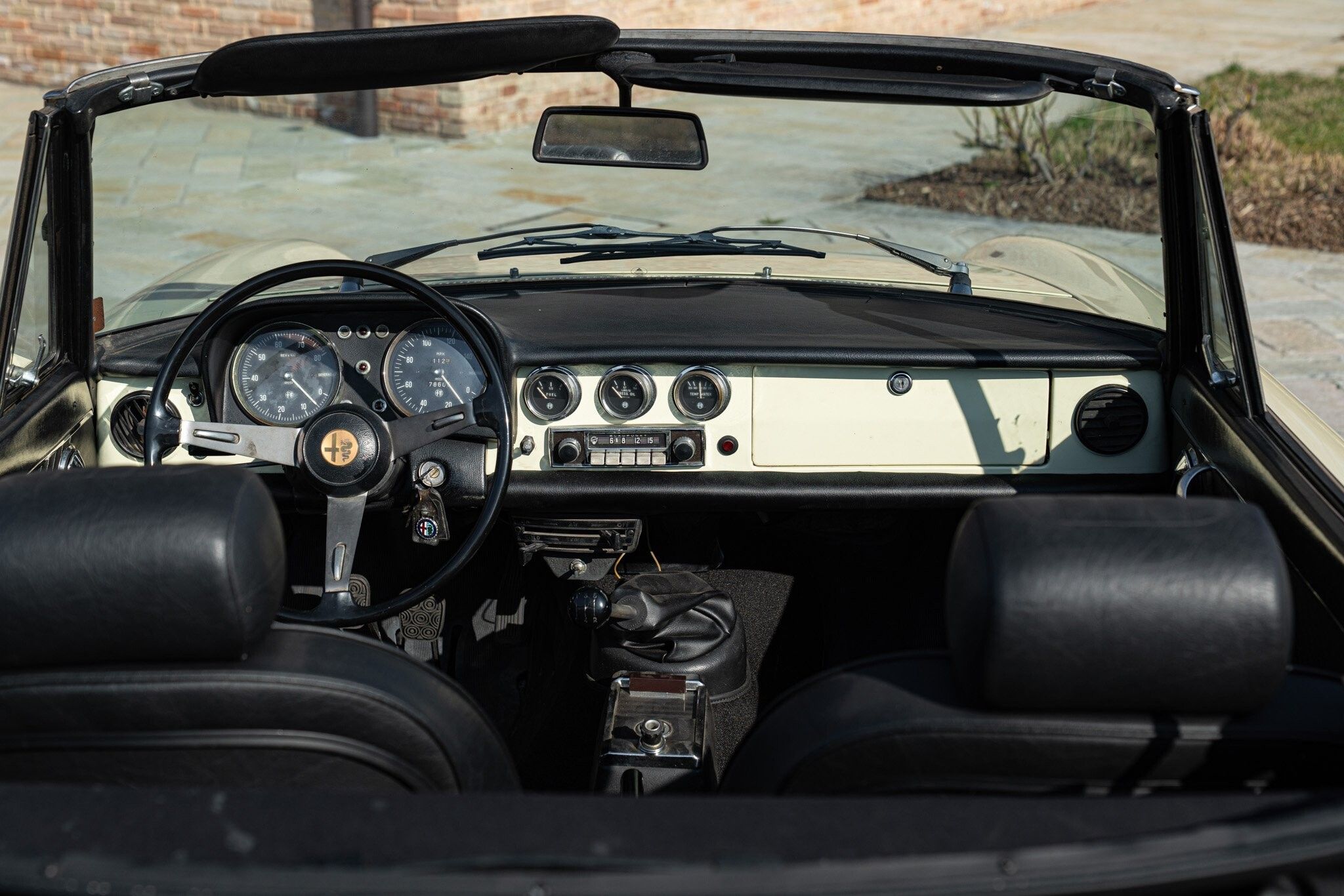 Alfa Romeo Spider (105/115) for sale | 1969 ALFA ROMEO 1750 SPIDER VELOCE “OSSO DI SEPPIA” - Image 62