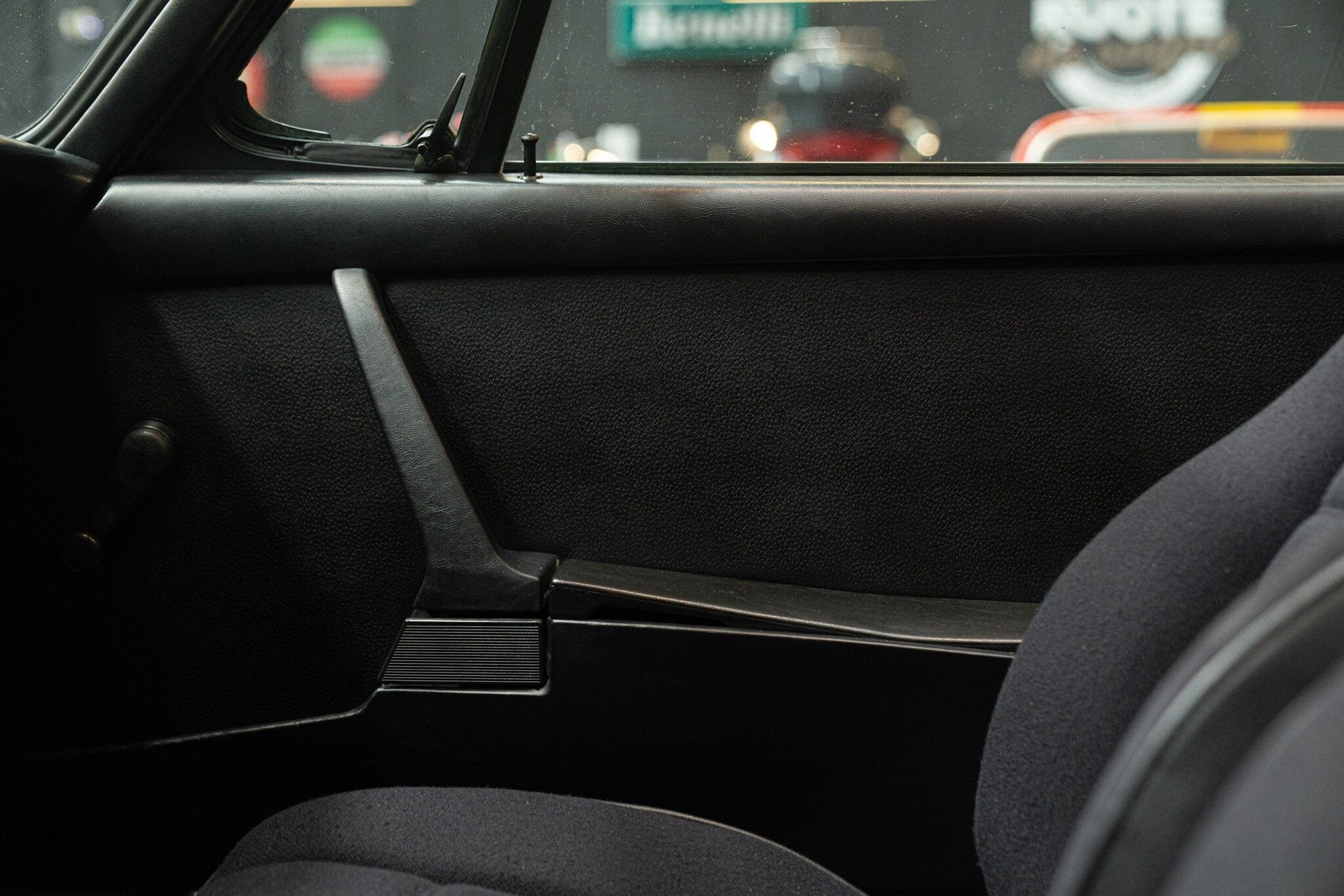 Porsche 911 for sale | 1975 PORSCHE 911 CARRERA 2.7 TARGA - Image 29