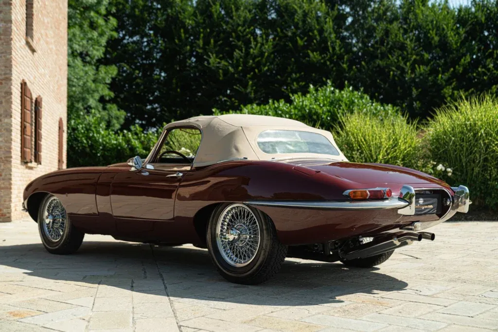 Jaguar E-Type for sale | 1964 Jaguar E-Type Roadster - Image 9