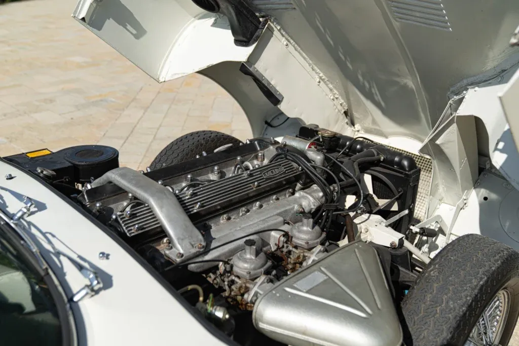 Jaguar E-Type for sale | 1968 JAGUAR E-TYPE I° SERIE 4.2 ROADSTER - Image 82