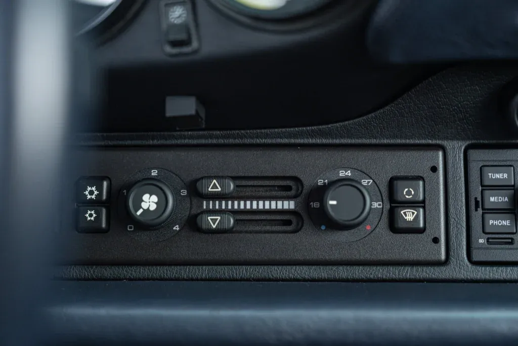 Porsche 911 for sale | 1996 PORSCHE 993 (911) CARRERA 4S - Image 46