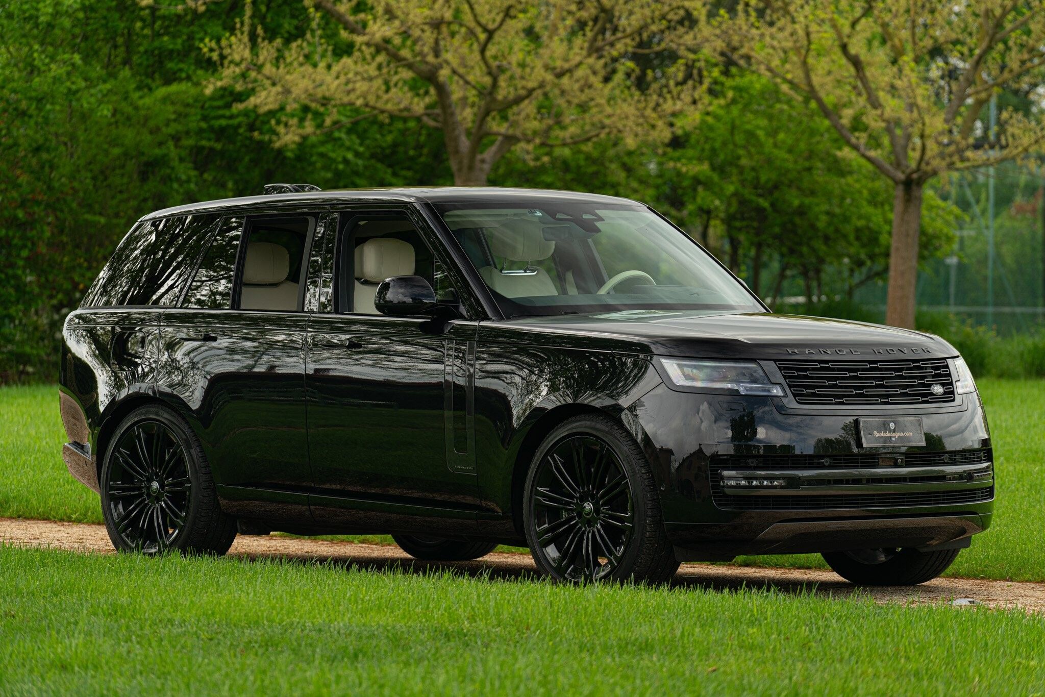 Land Rover Range Rover for sale | 2024 LAND ROVER RANGE ROVER 4.4 V8 AUTOBIOGRAPHY - Image 3