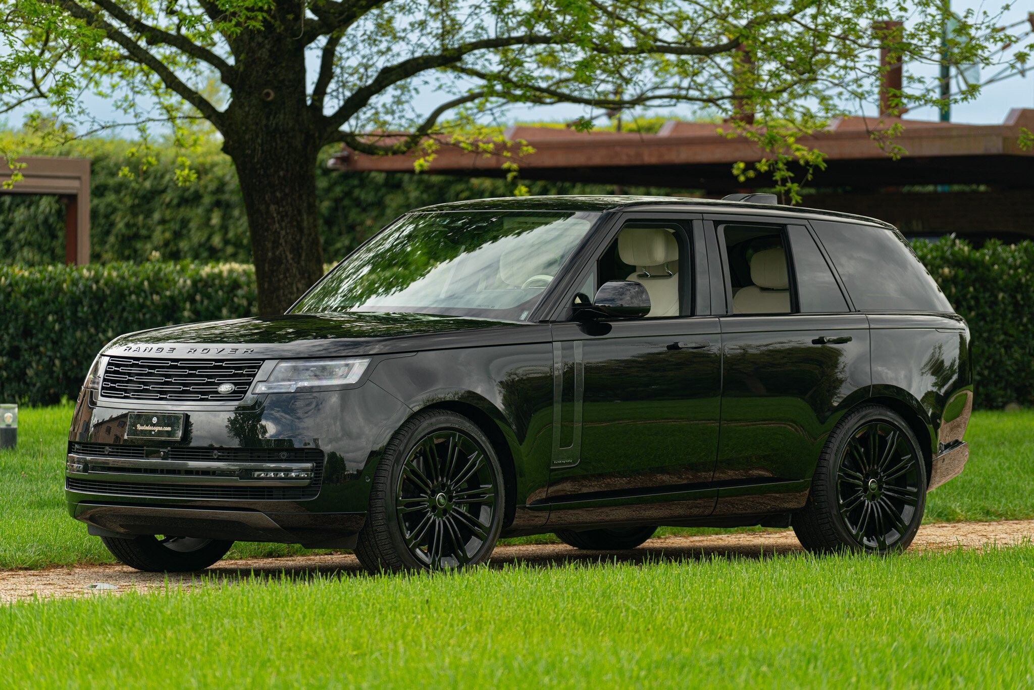 Land Rover Range Rover for sale | 2024 LAND ROVER RANGE ROVER 4.4 V8 AUTOBIOGRAPHY - Image 2