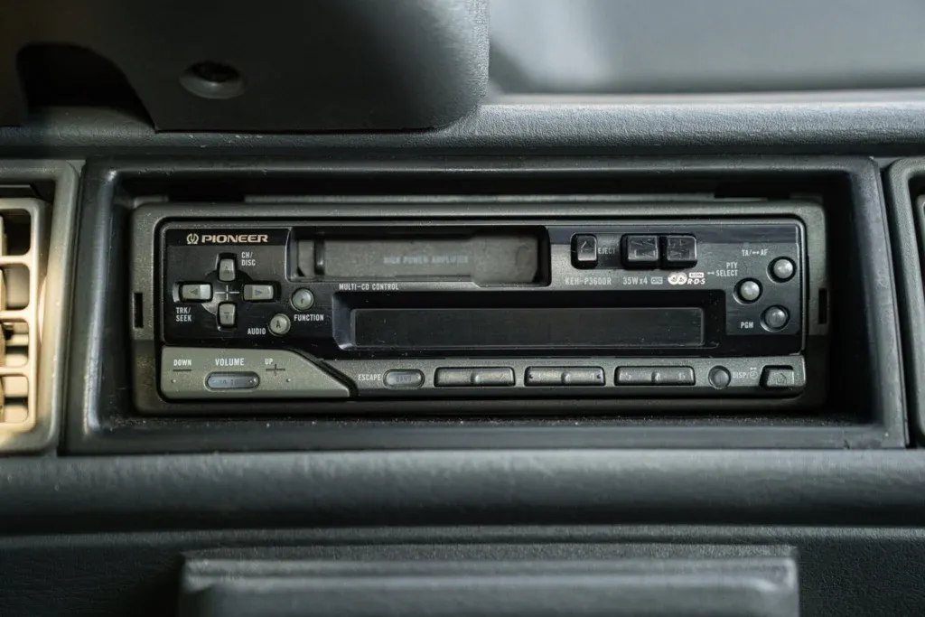 Rover 100 for sale | 1994 Rover 100 Cabriolet - Image 48