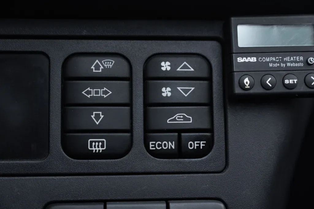 Saab 900 for sale | 1997 SAAB 900 SE - Image 44