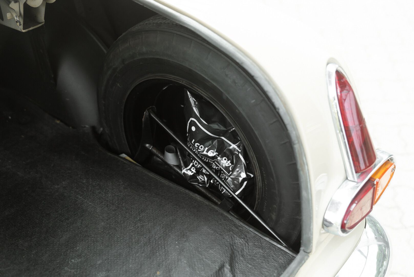 Vauxhall Victor for sale | 1964 Vauxhall Victor VX 4/90 - Image 35