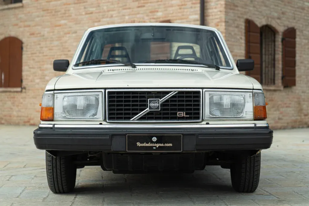 Volvo 244 for sale | 1982 VOLVO 244 GL - Image 4